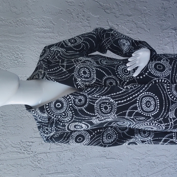 PARISIAN'S SIGNATURE LADIES' LUXURY GEOMETRIC PRINT KNEE-LENGTH OVERCOAT - Picture 15 of 17